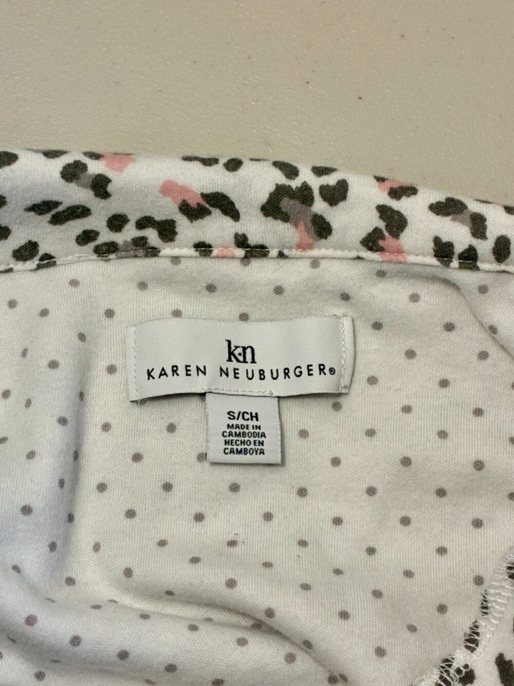 Karen Neuburger Sz Small | White and Pink Leopard Print Pajama Top + Pants Set - Picture 13 of 15